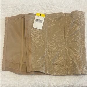 Maidenform Waist Cincher